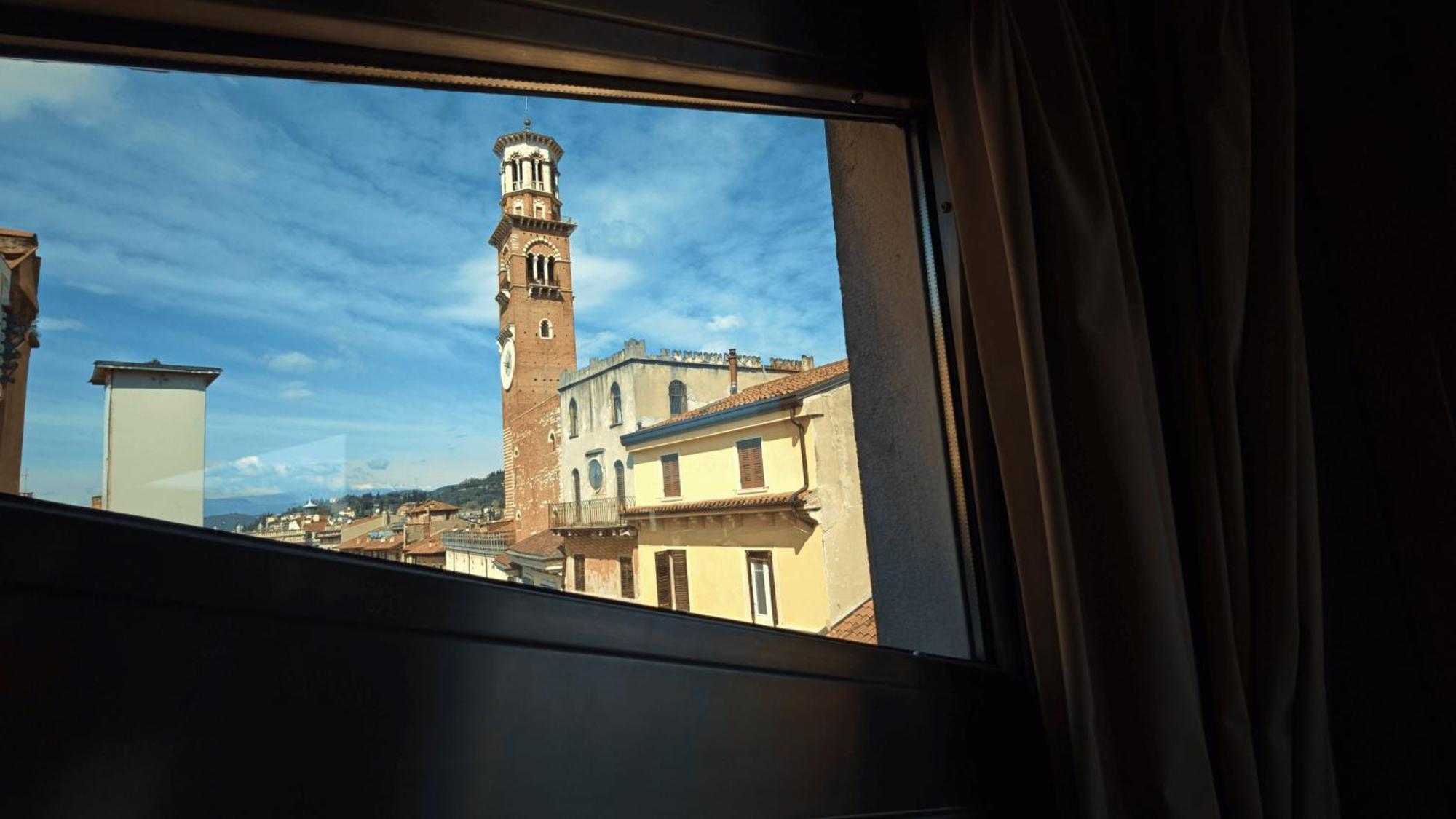 Opera Luxury Apartment ヴェローナ エクステリア 写真
